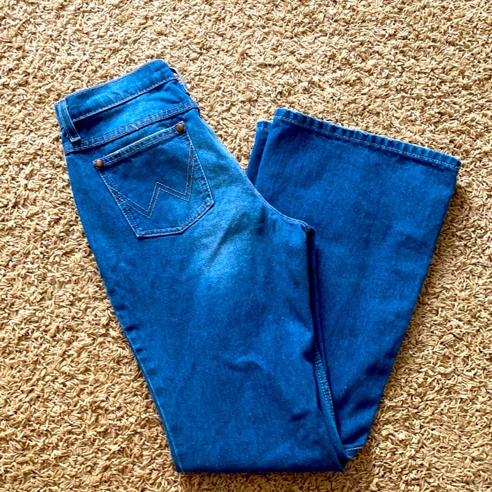 Wrangler bell bottom jeans